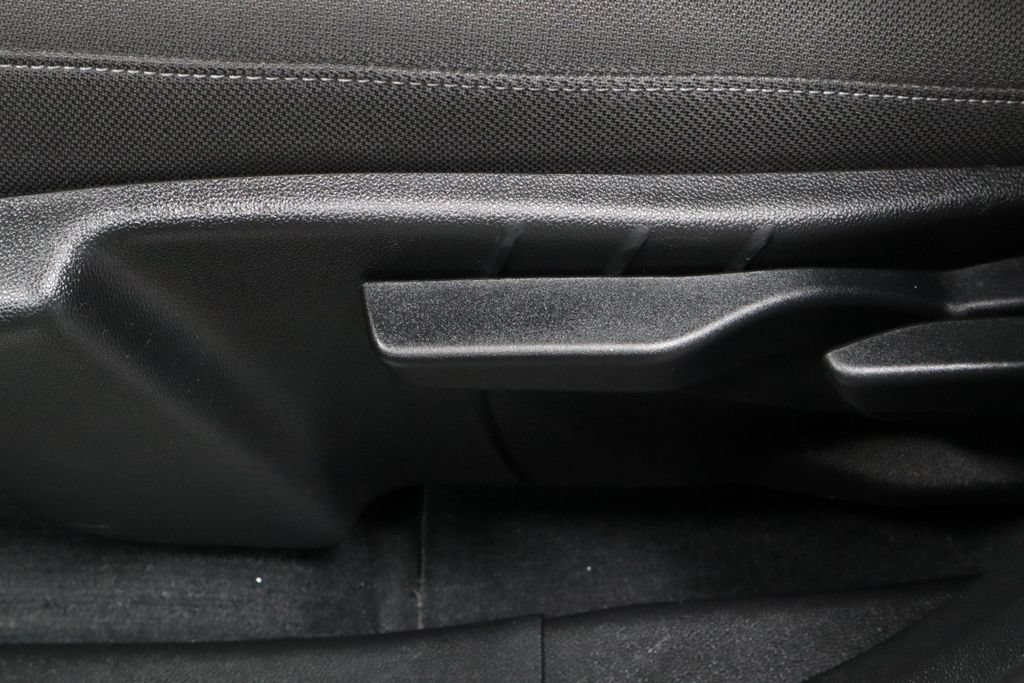 Used 2025 Chevrolet Equinox LT FWD image 25