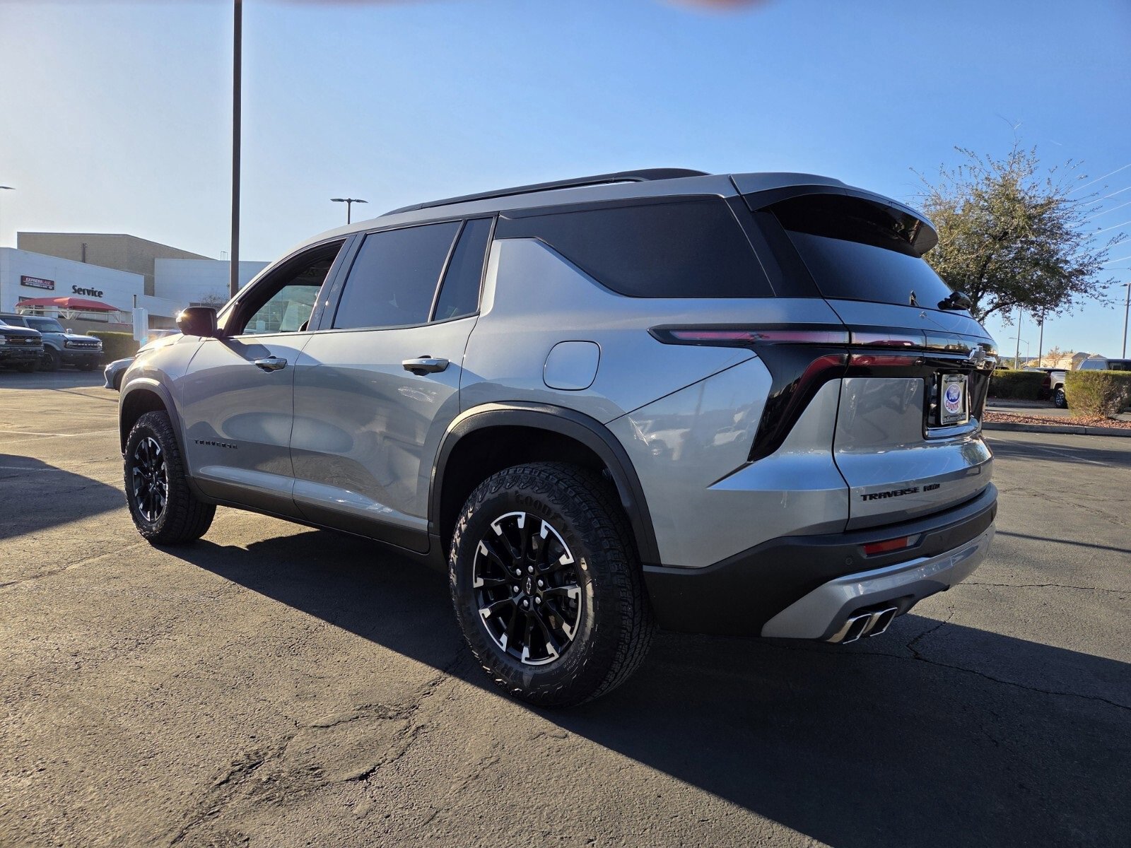 Used 2025 Chevrolet Traverse Z71 w/ Driver Confidence Package image 3