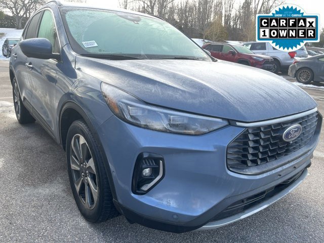 Certified 2023 Ford Escape Platinum w/ Premium Technology Package image 2