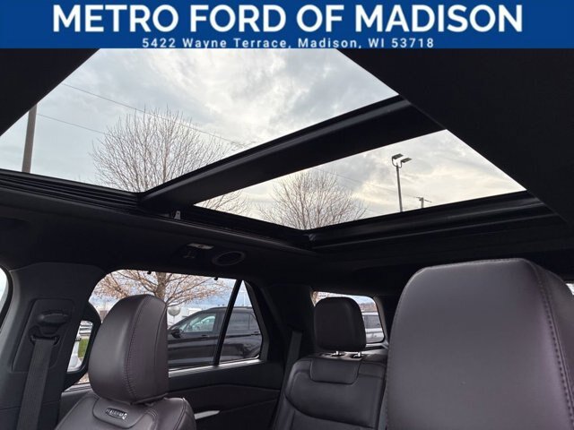 Certified 2025 Ford Explorer Platinum AWD/4WD image 35