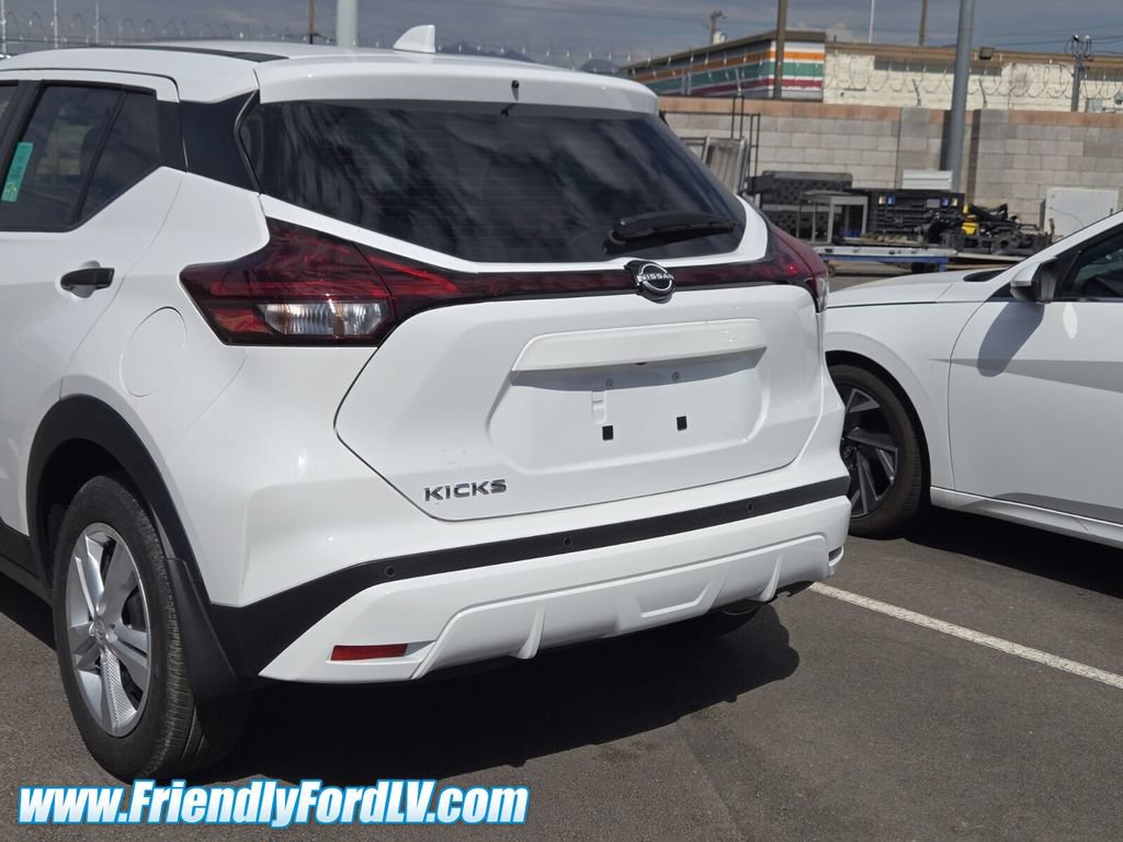 Used 2024 Nissan Kicks S FWD image 4