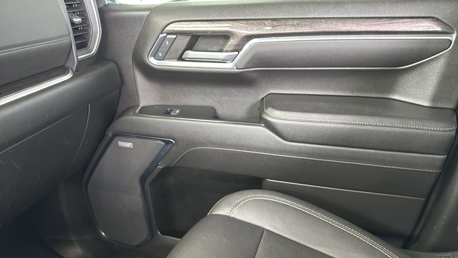 Used 2023 Chevrolet Silverado 1500 LTZ image 24