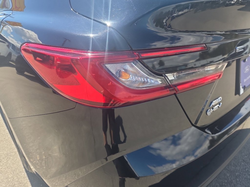 Used 2025 Toyota Camry LE AWD/4WD image 7