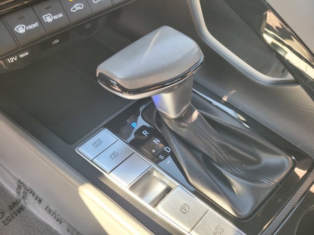 Used 2025 Hyundai Elantra SEL FWD image 20