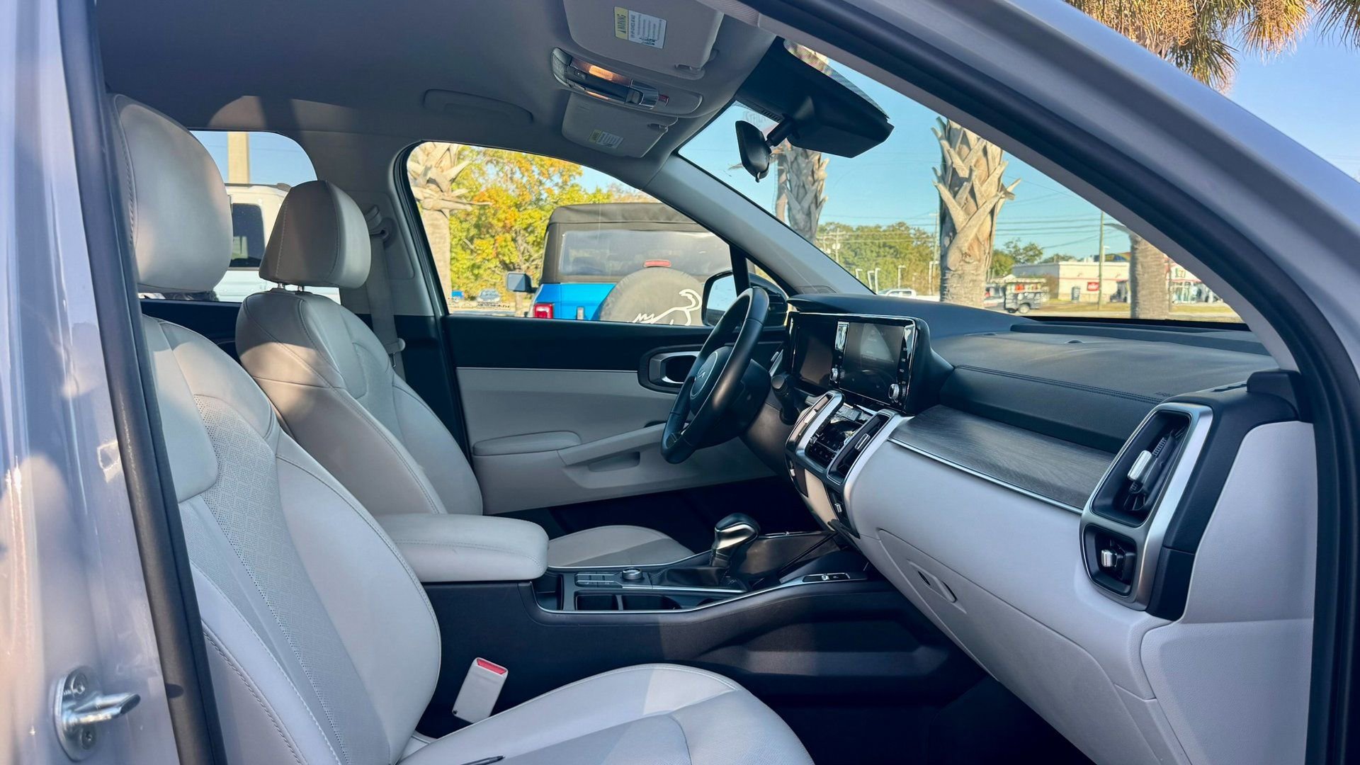 Used 2022 Kia Sorento S image 9