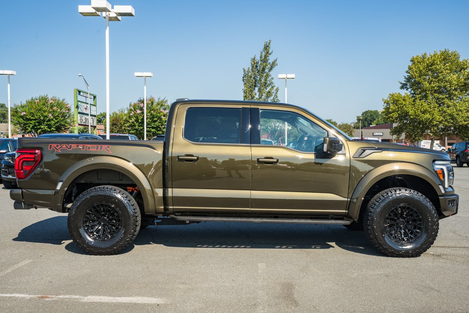 Certified 2024 Ford F150 Raptor AWD/4WD image 3