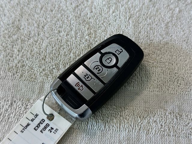 Certified 2024 Ford Expedition Limited image 32