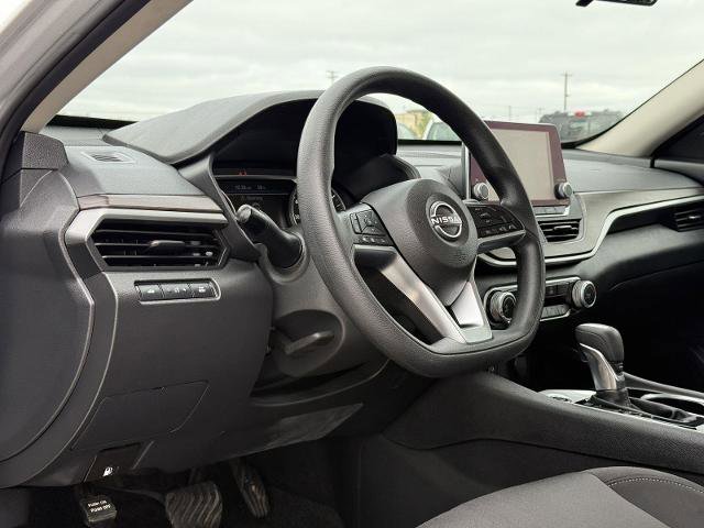 Used 2024 Nissan Altima 2.5 SV FWD image 10