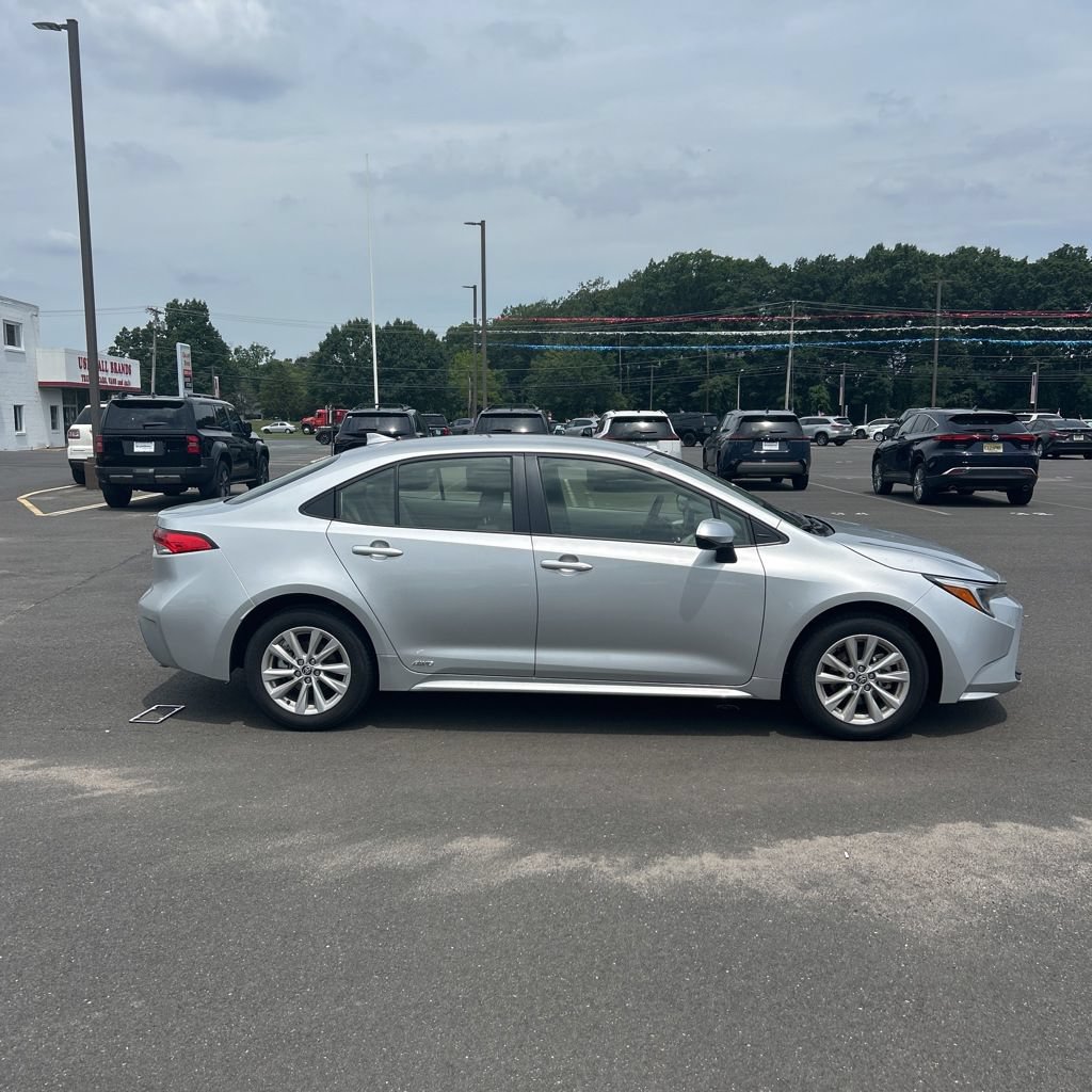 Used 2026 Toyota Corolla LE w/ LE Premium Package AWD/4WD image 8