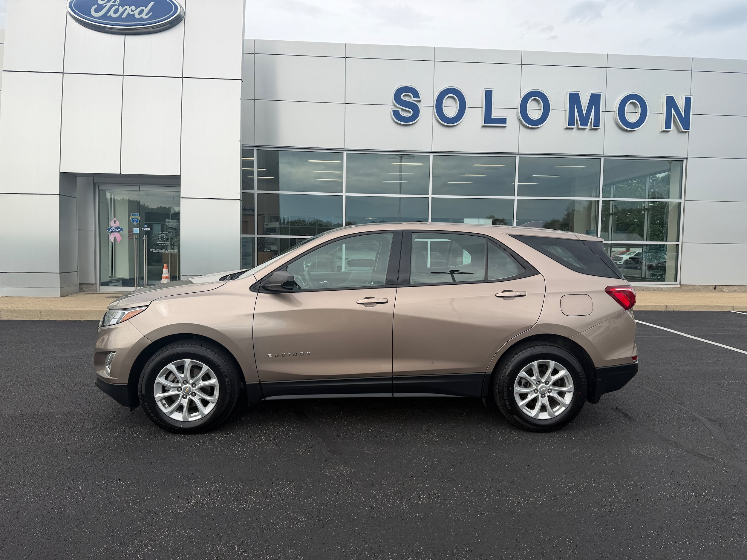Used 2018 Chevrolet Equinox LS FWD image 9