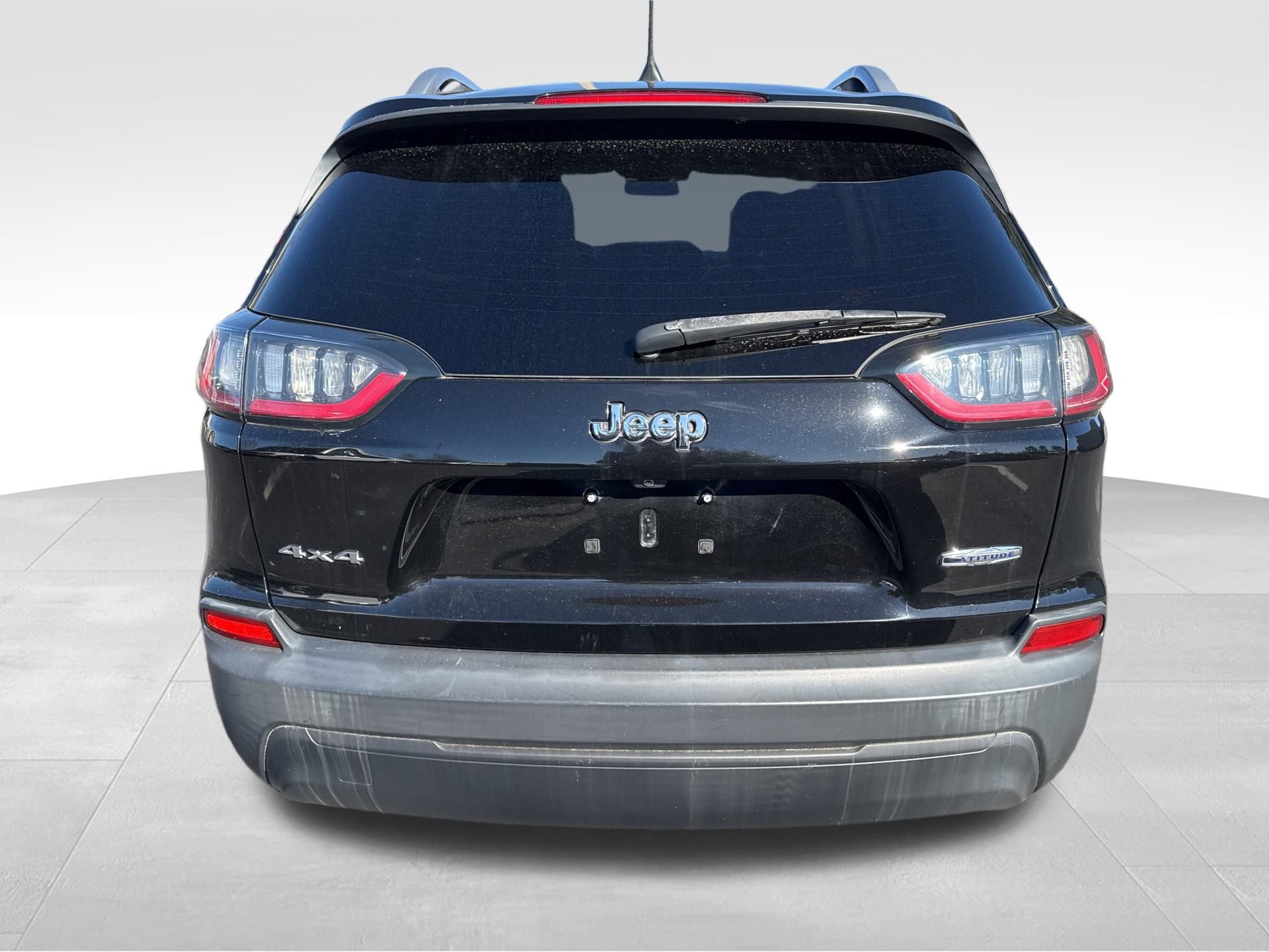 Used 2019 Jeep Cherokee Latitude Plus w/ Cold Weather Group image 8