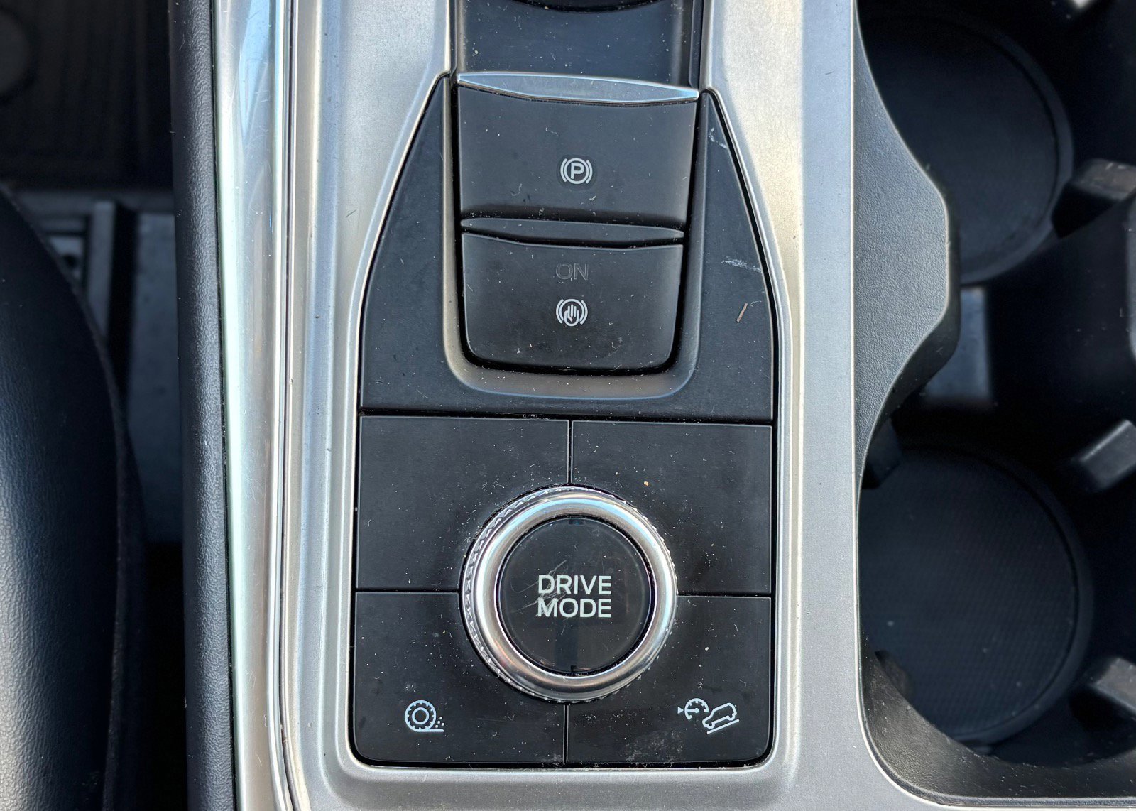 Certified 2022 Ford Explorer XLT w/ Equipment Group 202A image 46