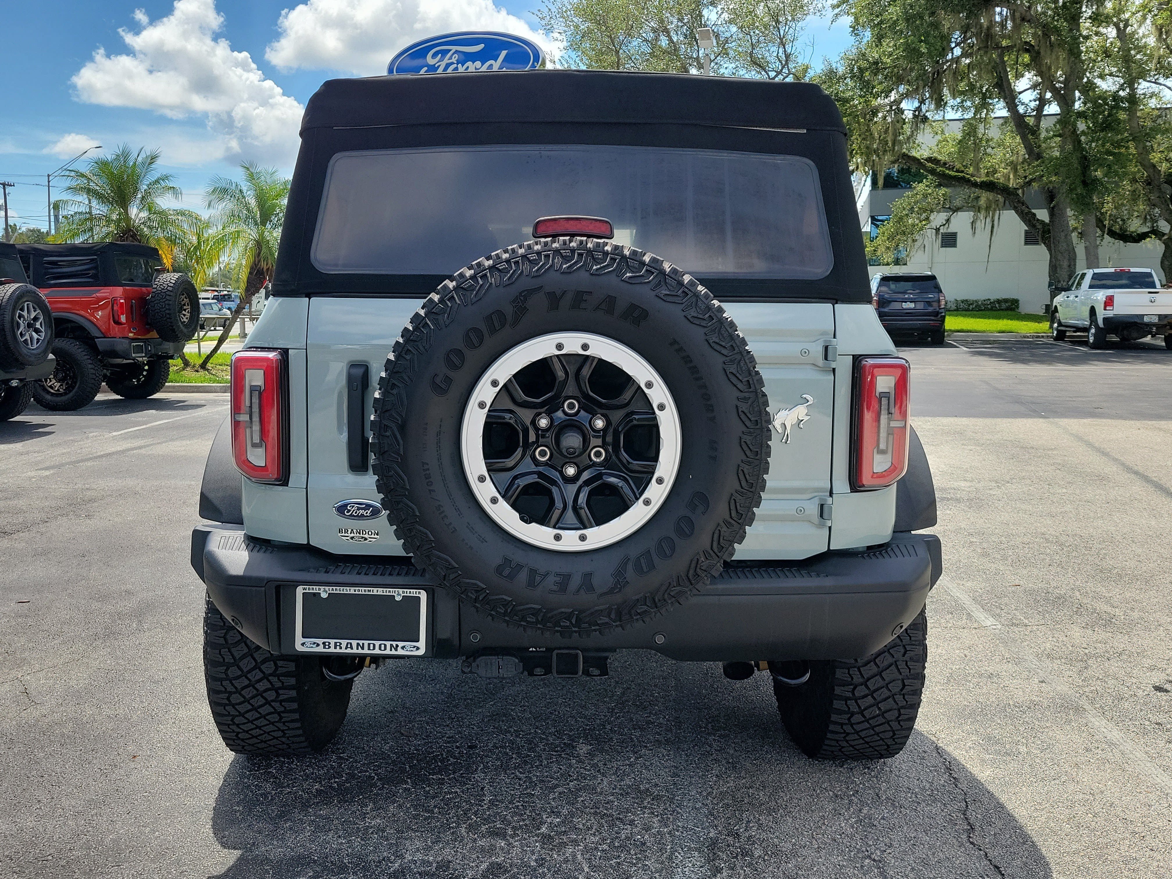 Certified 2023 Ford Bronco Badlands w/ Sasquatch Package AWD/4WD image 8