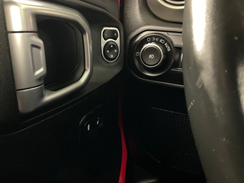 Used 2018 Jeep Wrangler Unlimited Sport S AWD/4WD image 18
