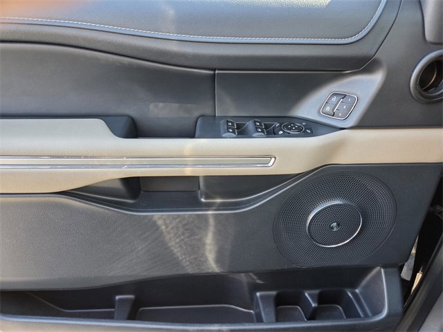 Certified 2023 Ford Expedition Limited image 32
