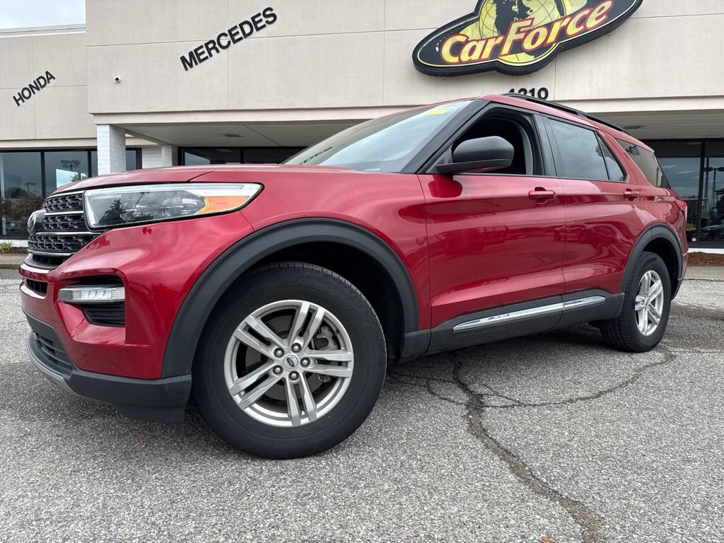 Certified 2024 Ford Explorer XLT w/ Equipment Group 202A AWD/4WD image 17