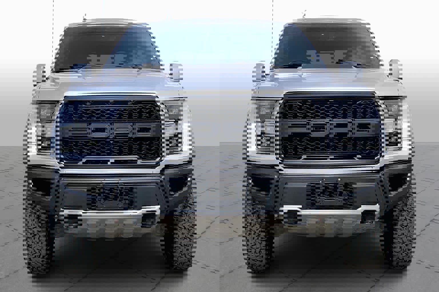 Certified 2019 Ford F150 Raptor w/ Equipment Group 802A Luxury image 6