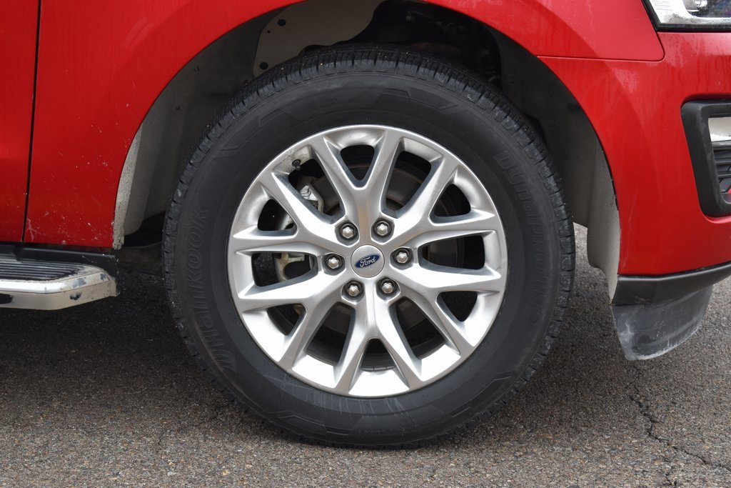 Certified 2020 Ford Expedition XLT w/ Equipment Group 202A image 4