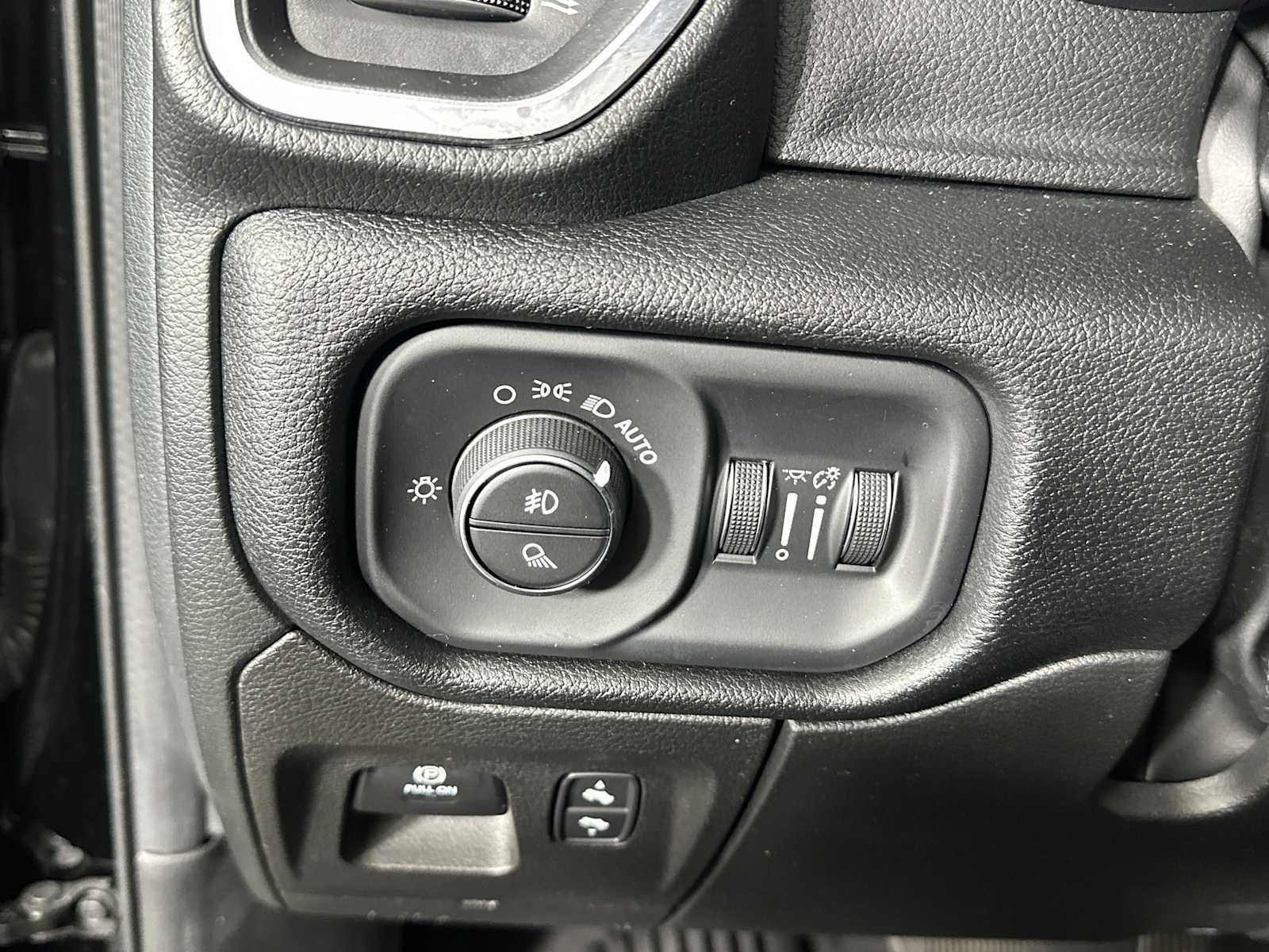 Used 2022 RAM 1500 Laramie image 24