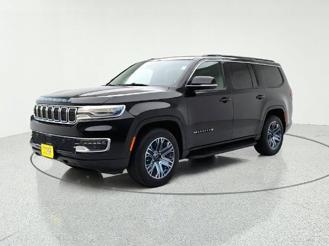 Used 2025 Jeep Wagoneer 4WD w/ Premium Group I image 3