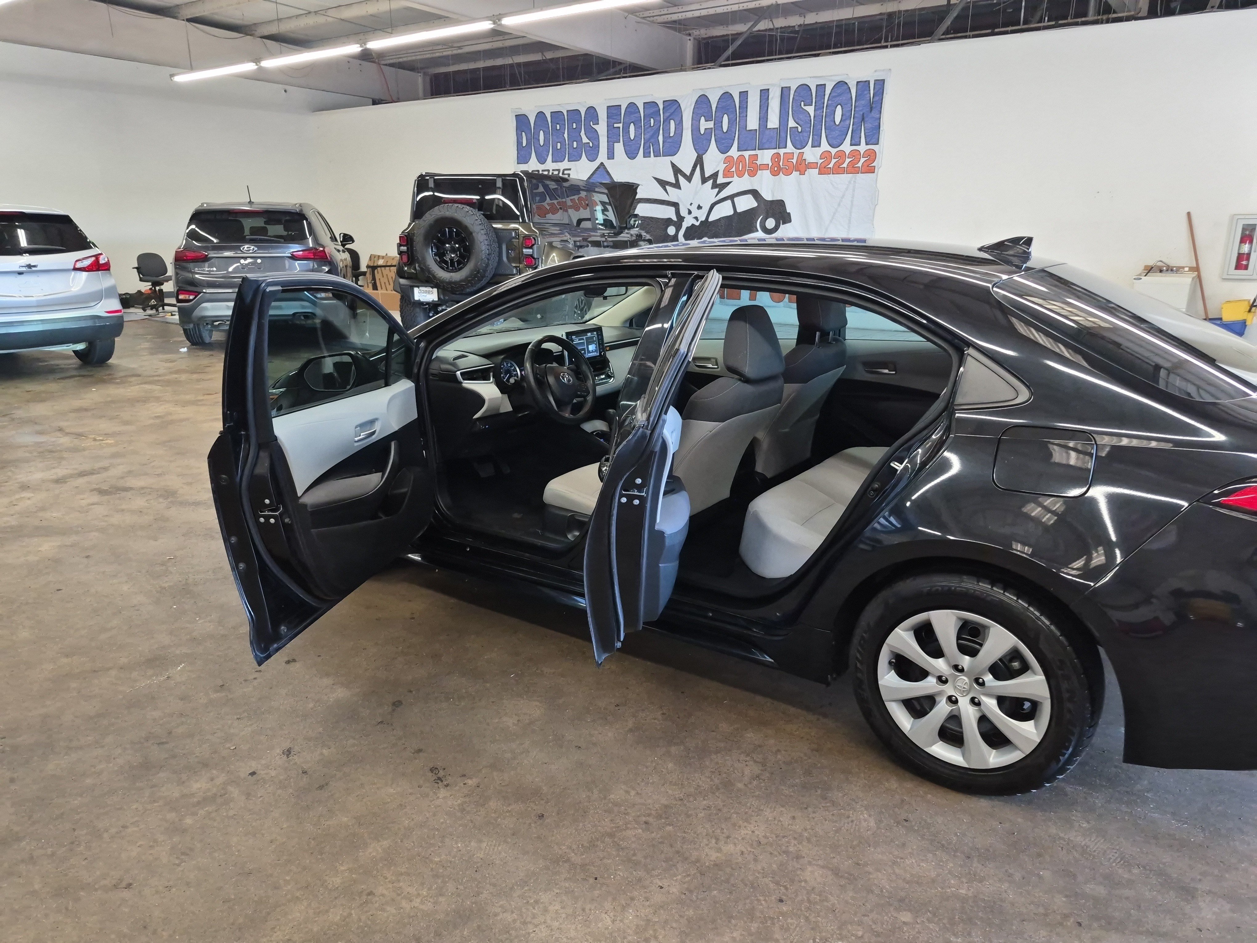Used 2021 Toyota Corolla LE FWD image 13