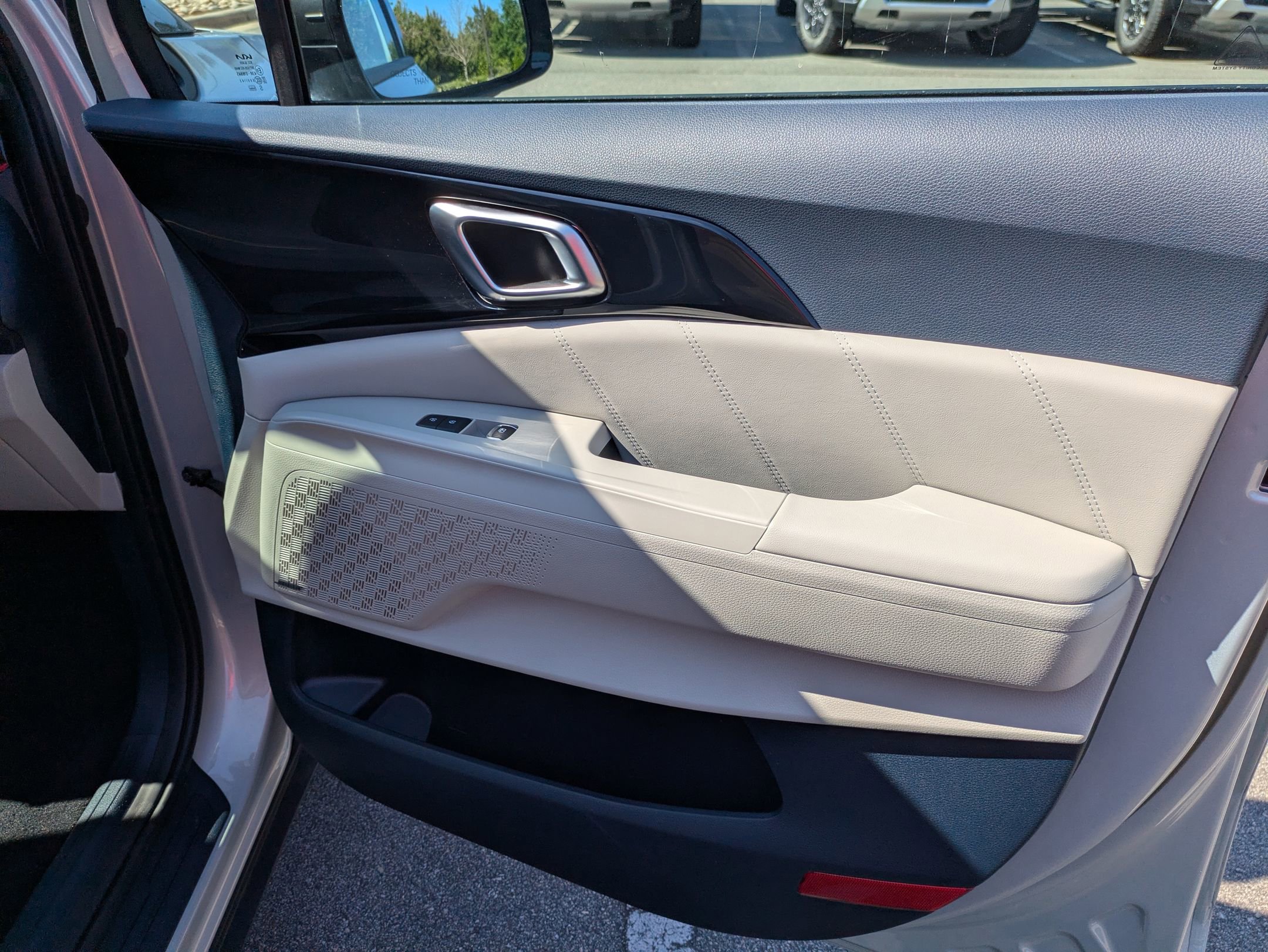Used 2025 Kia Carnival SX Prestige FWD image 38
