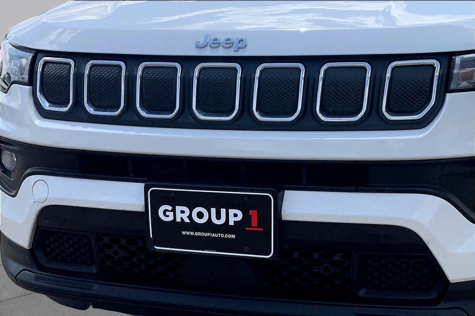 Used 2022 Jeep Compass Latitude FWD image 30
