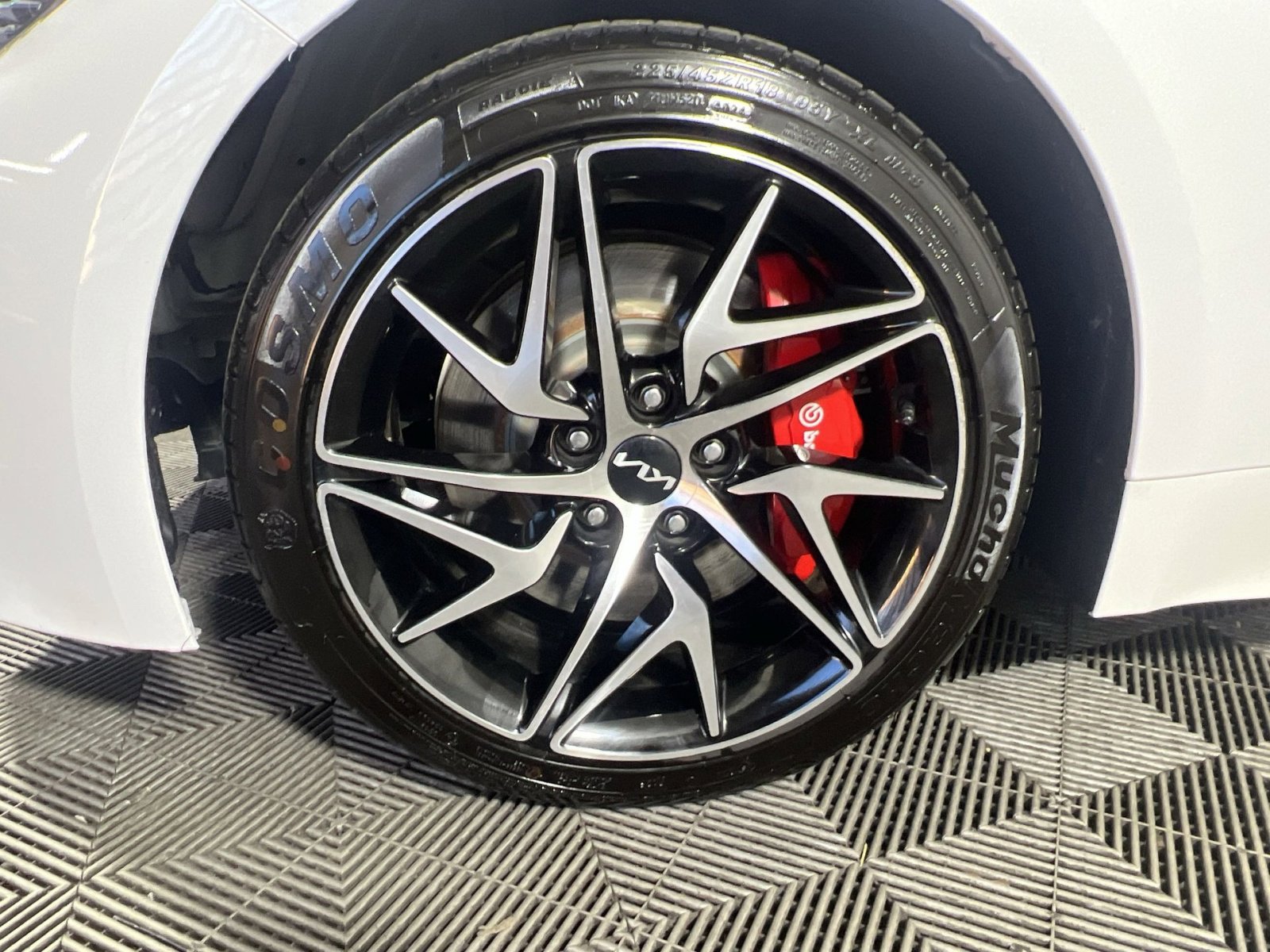 Used 2023 Kia Stinger GT-Line w/ Sun & Sound Package image 12