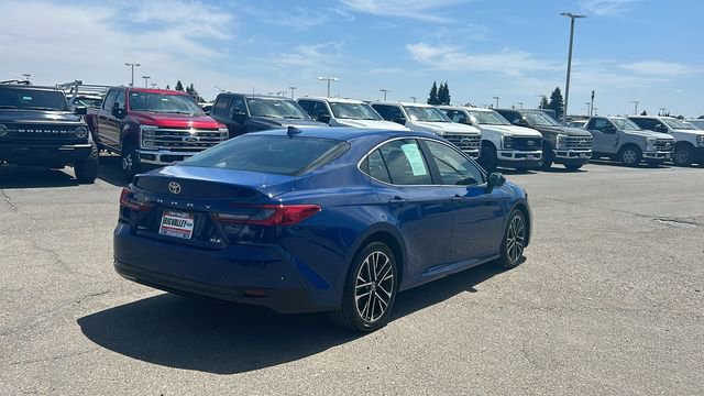 Used 2025 Toyota Camry XLE FWD image 3