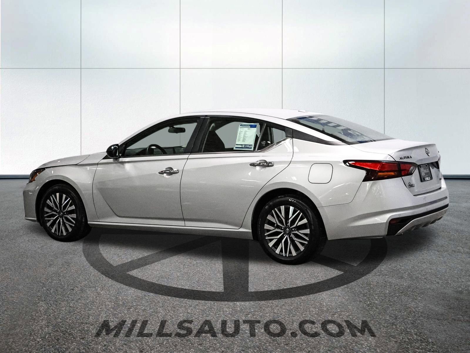 Used 2024 Nissan Altima 2.5 SV image 7