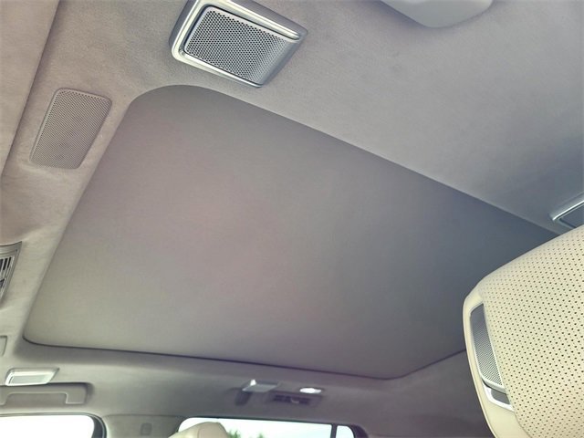 Used 2022 Cadillac Escalade Premium Luxury Platinum w/ Heavy-Duty Trailer Package image 10