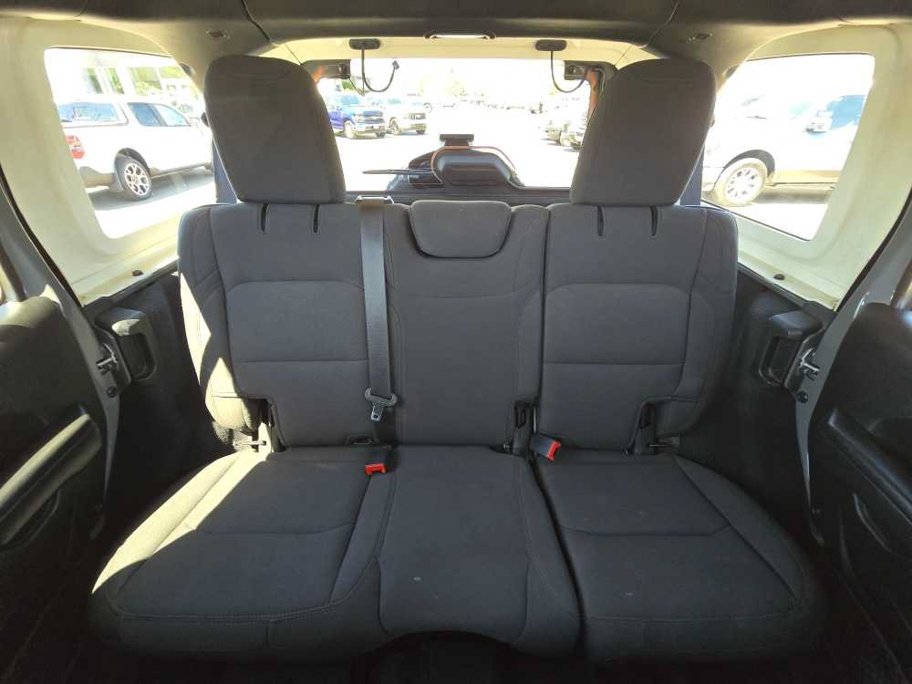 Used 2022 Jeep Wrangler Unlimited Sport AWD/4WD image 18