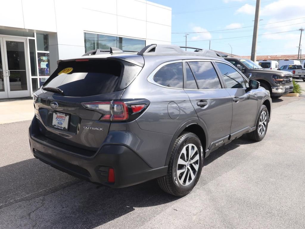 Used 2020 Subaru Outback Premium image 5