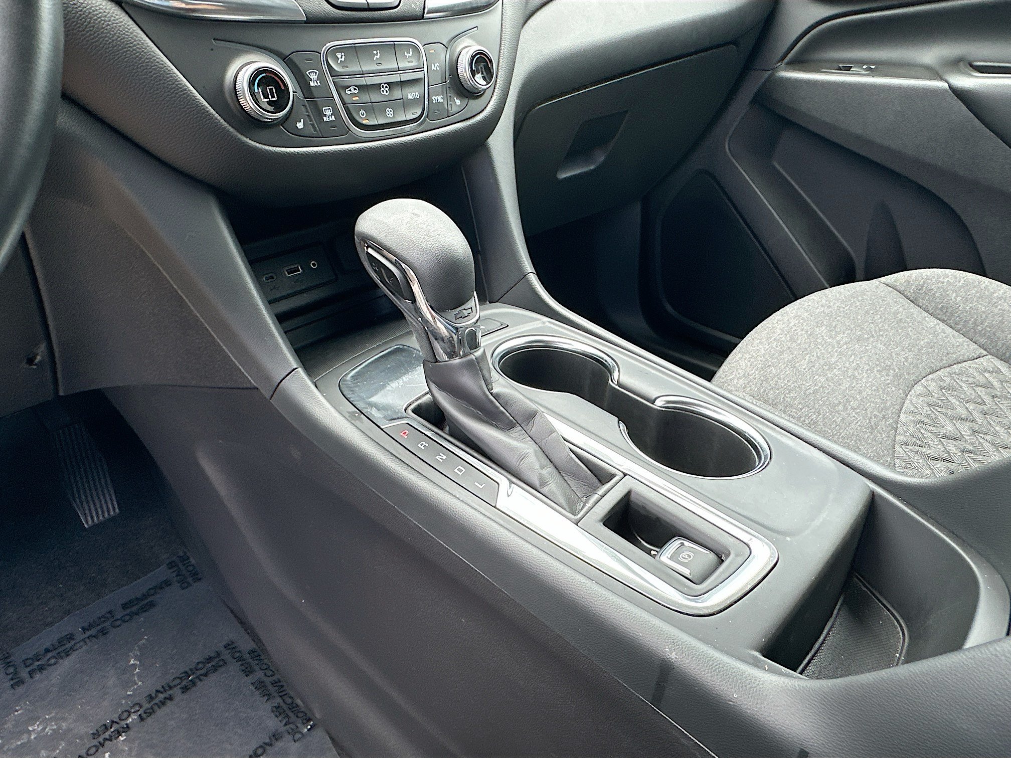 Used 2024 Chevrolet Equinox LT FWD image 16