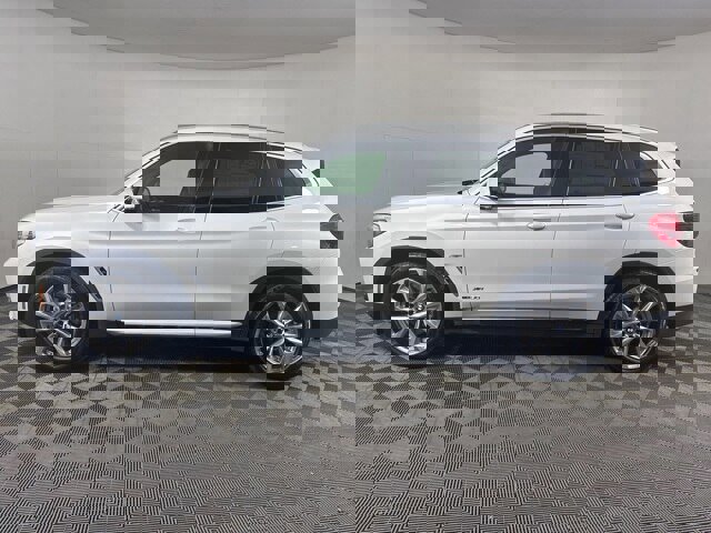 Used 2018 BMW X3 xDrive30i image 2