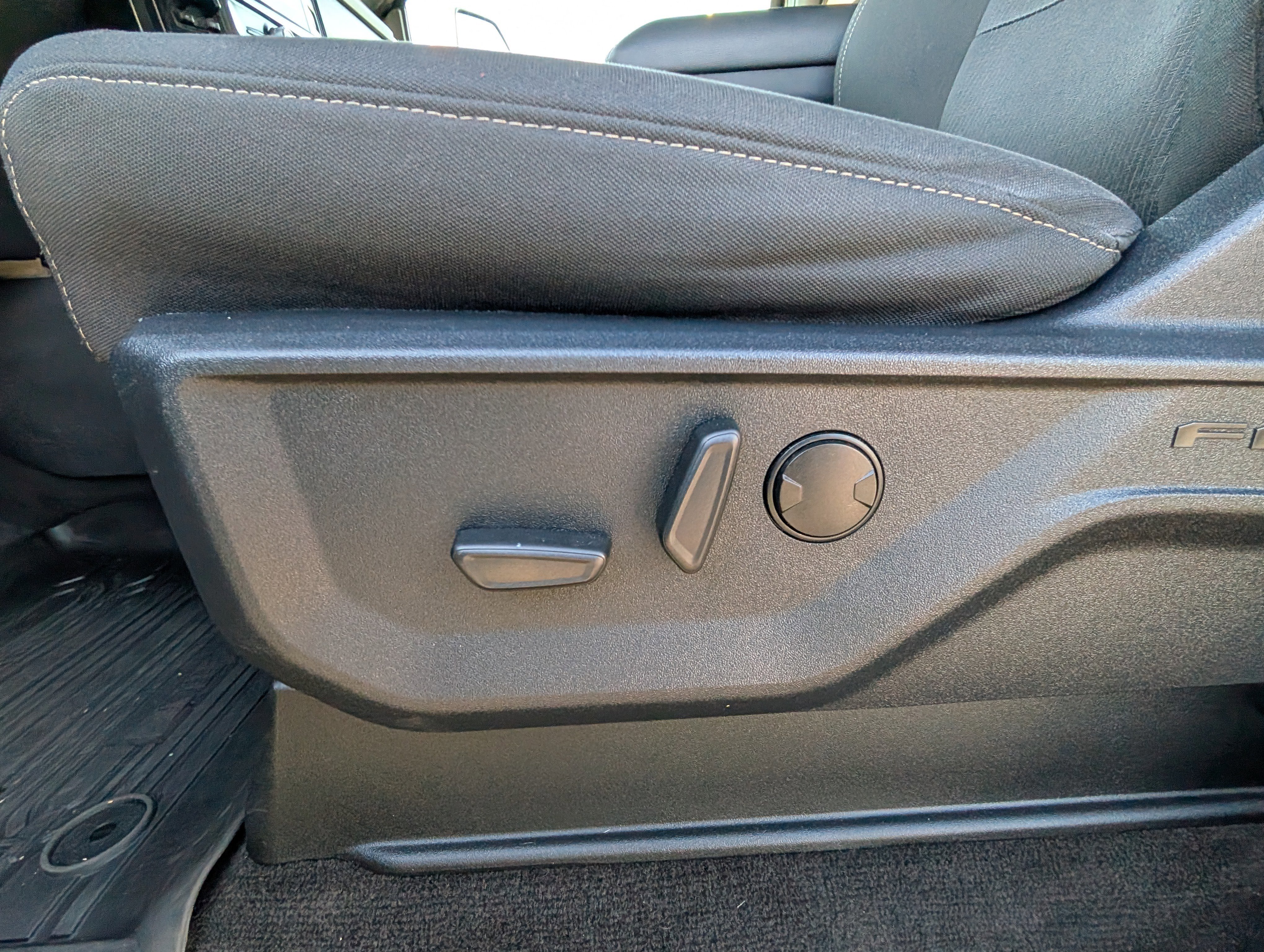 Certified 2022 Ford F150 XLT w/ Equipment Group 302A High image 20