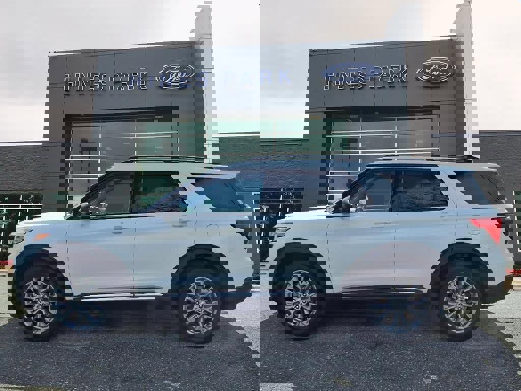 Certified 2023 Ford Explorer XLT w/ Equipment Group 202A image 2