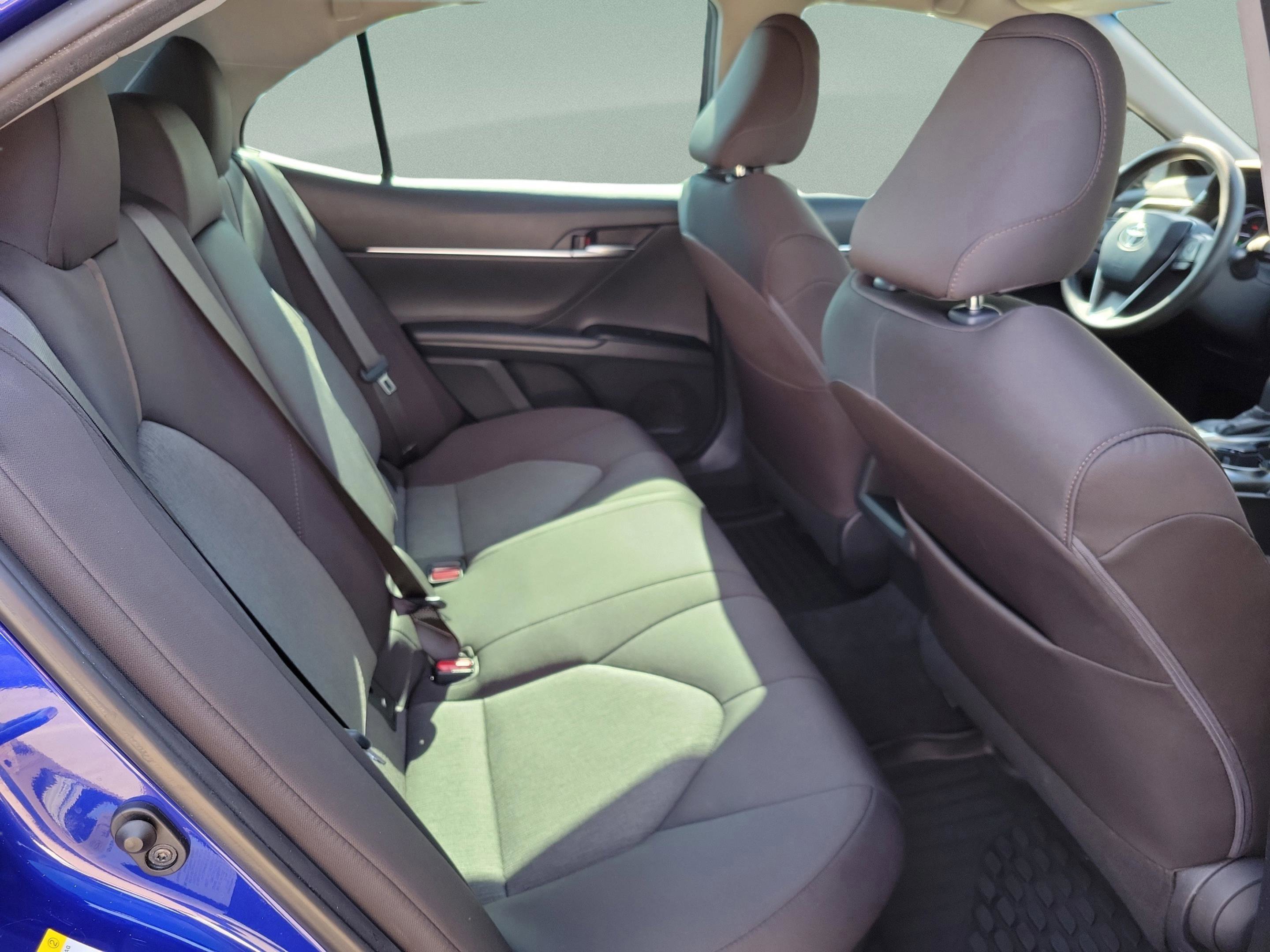 Used 2018 Toyota Camry LE image 25