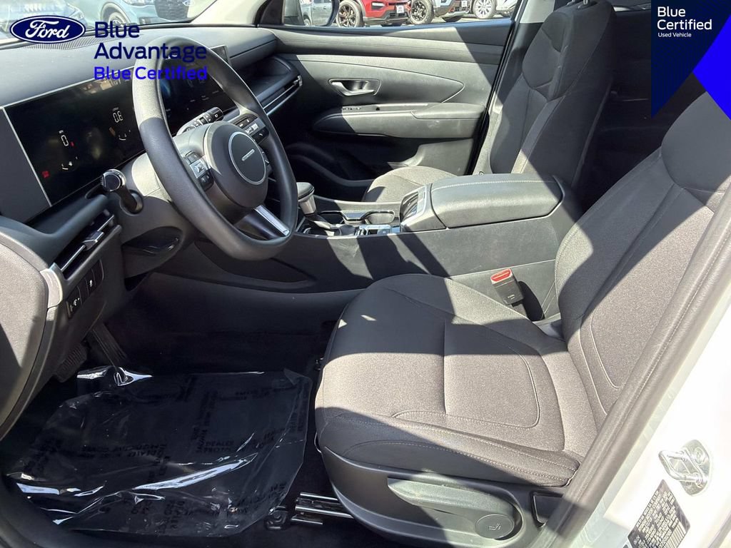 Used 2025 Hyundai Tucson SE FWD image 16
