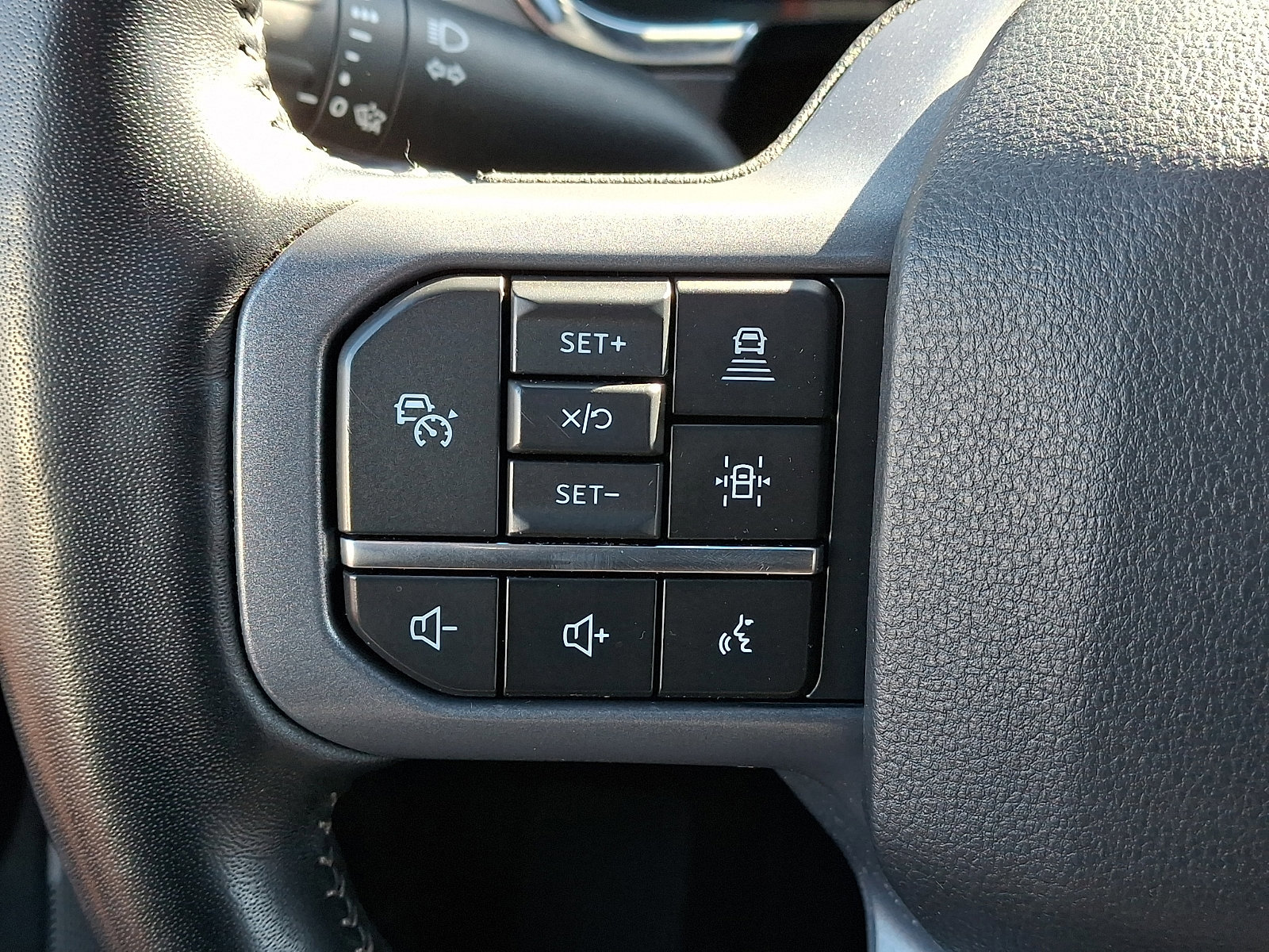 Certified 2023 Ford F150 Lariat w/ Equipment Group 502A High image 29