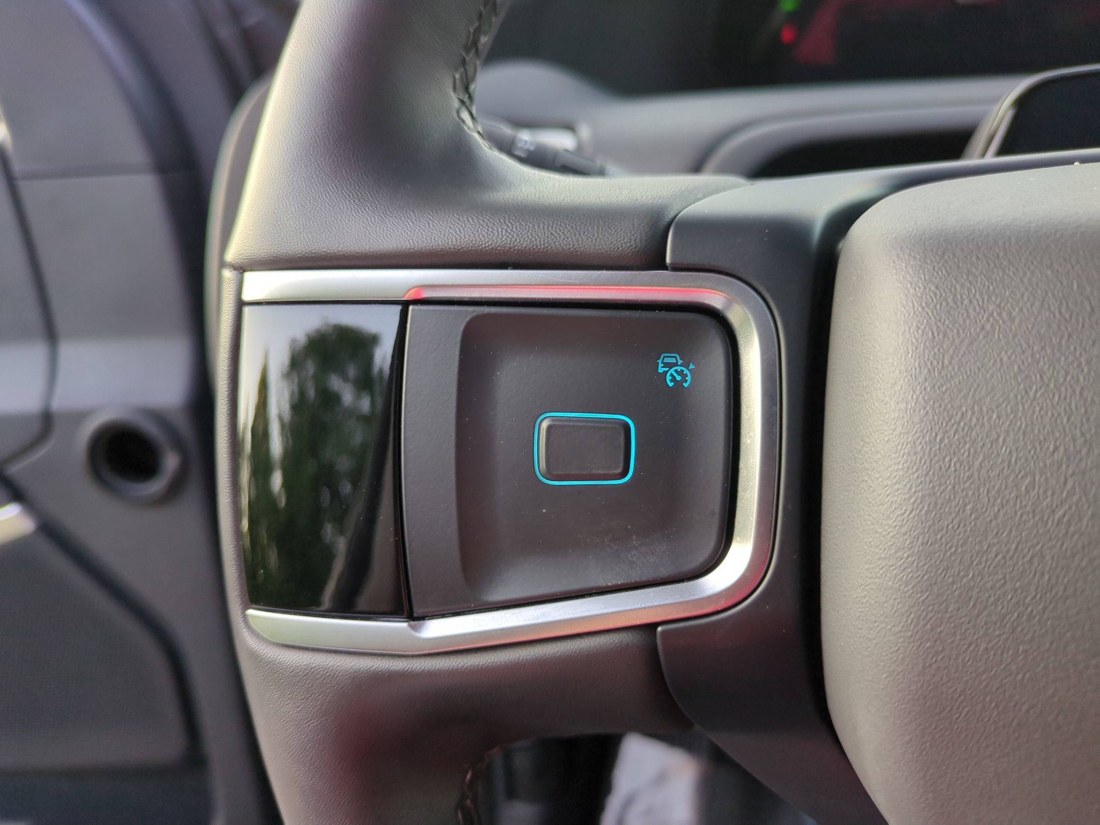 Certified 2025 Ford Expedition Active AWD/4WD image 19