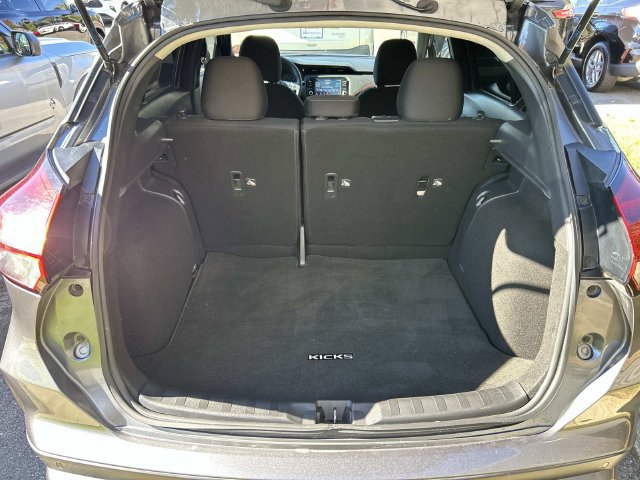 Used 2022 Nissan Kicks SR FWD image 23