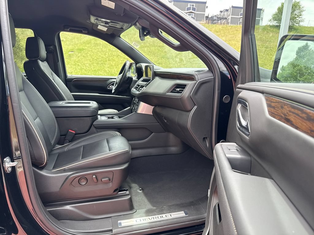 Used 2024 Chevrolet Tahoe Premier AWD/4WD image 27