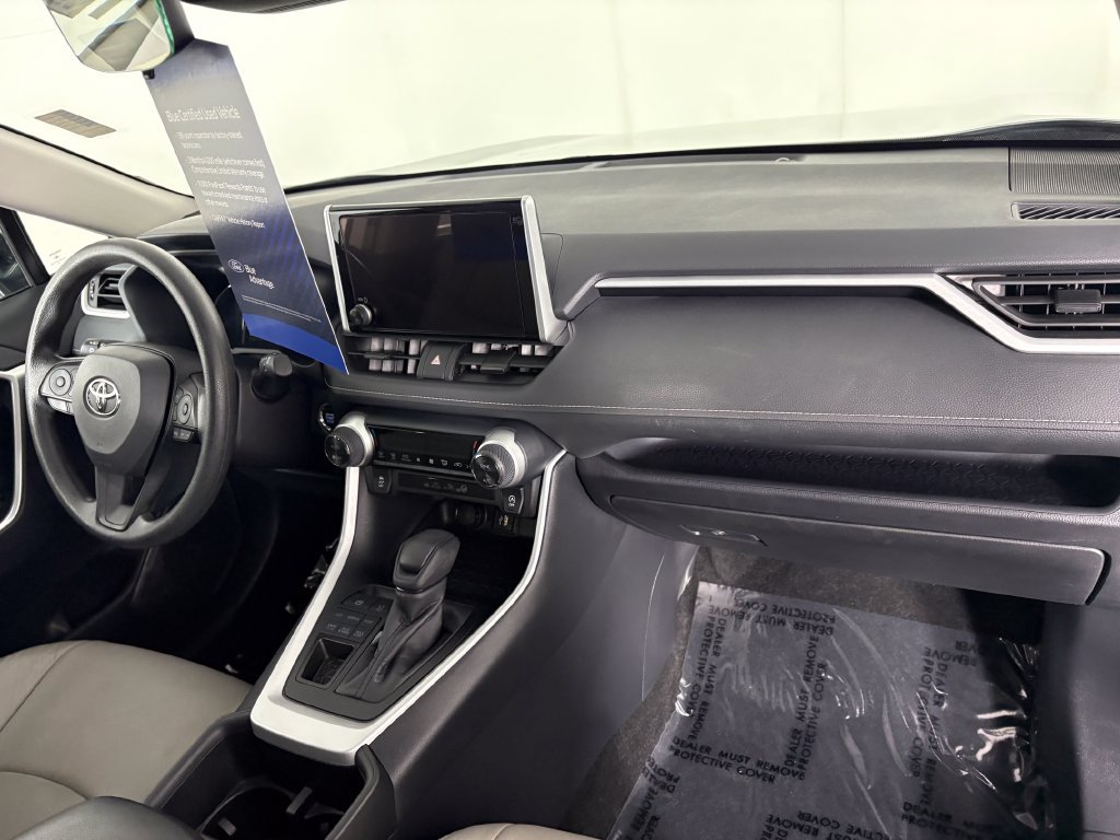 Used 2025 Toyota RAV4 XLE AWD/4WD image 35