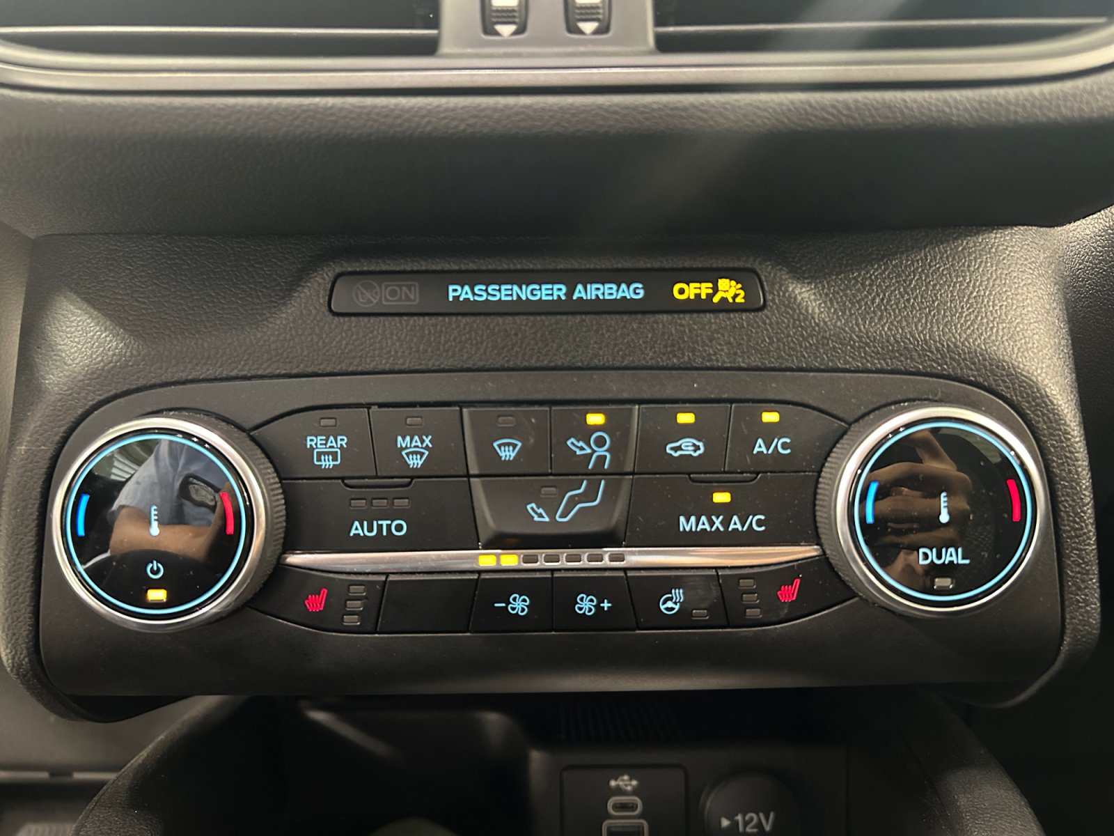 Certified 2024 Ford Escape Active AWD/4WD image 17