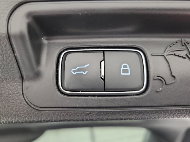 Certified 2023 Ford Explorer XLT AWD/4WD image 10