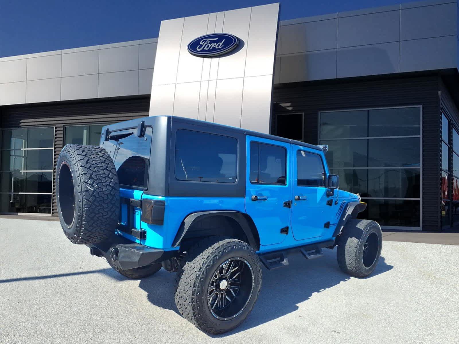 Used 2017 Jeep Wrangler Unlimited Sport AWD/4WD image 2