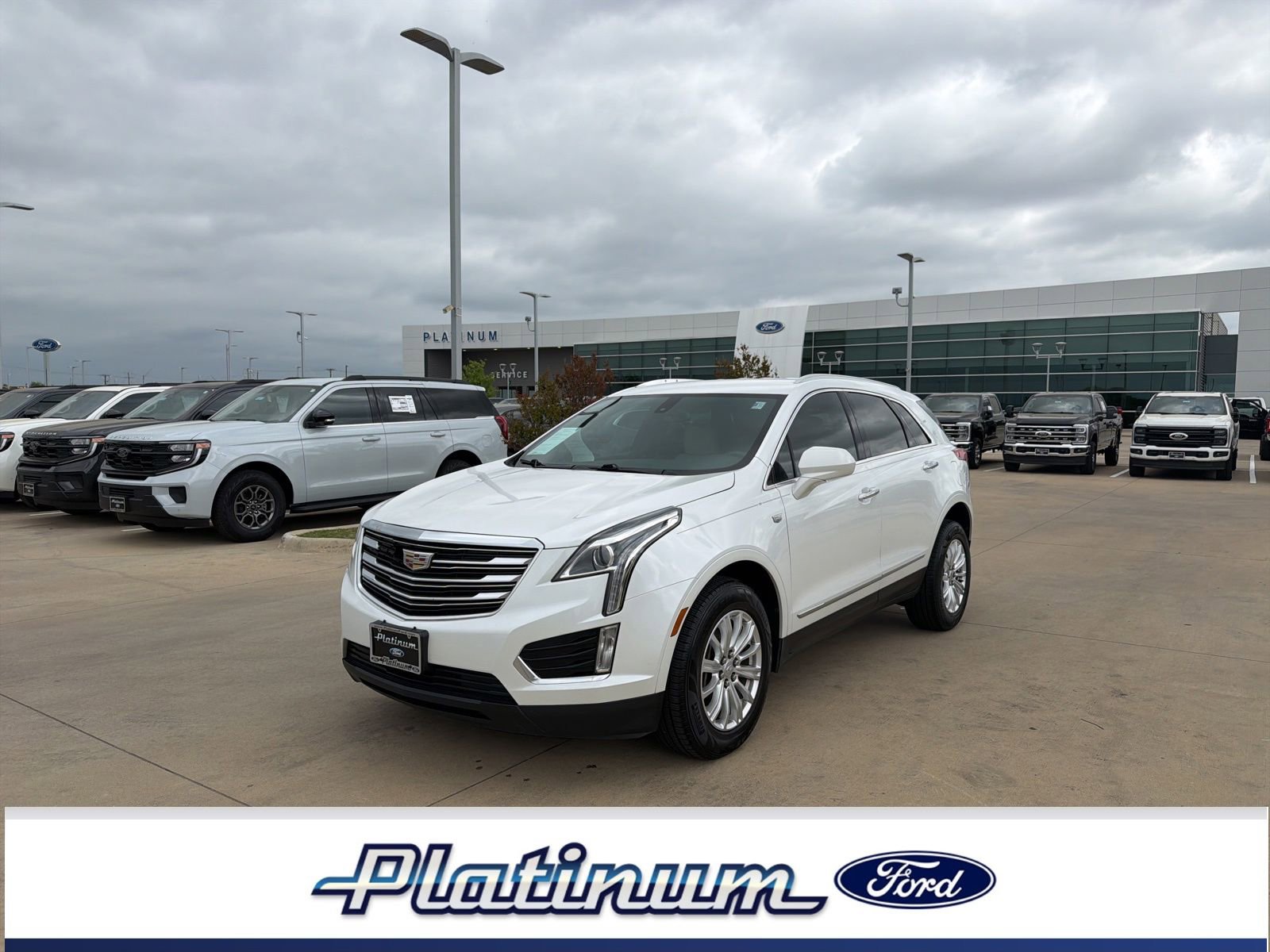 Used 2019 Cadillac XT5 FWD image 1