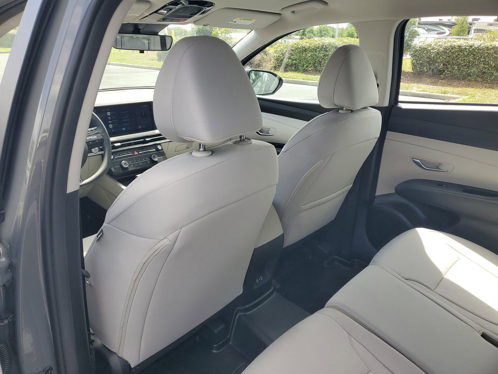 Used 2025 Hyundai Tucson SE image 9