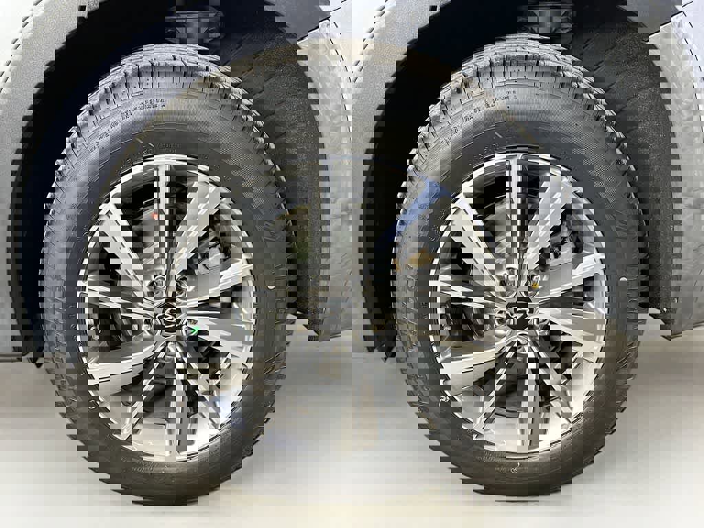 Used 2020 Hyundai Santa Fe Limited image 8